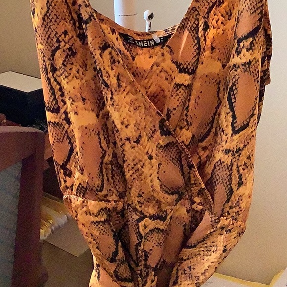 Beautiful Shein Romper πππ - Picture 3 of 6